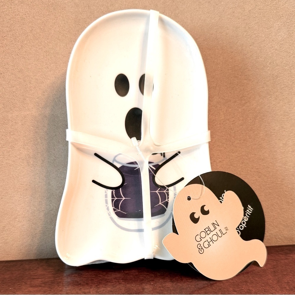 GOBLIN & GHOUL Set Of 6 Melamine White Ghost Appetizer Plates Holding Drinks New